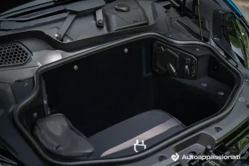 lamborghini revuelto bagagliaio