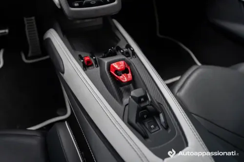 lamborghini revuelto tasto daccensione