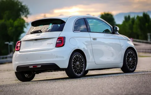 FIAT 500 Hybrid 2025 nuova