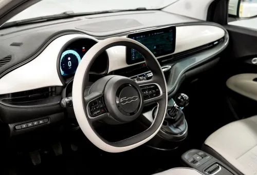 Interni FIAT 500 Hybrid 2025