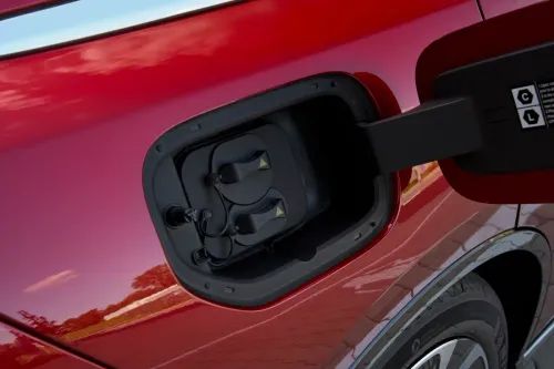 sportello di ricarica mazda6e