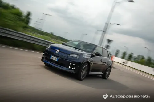 dinamica renault 5 e-tech