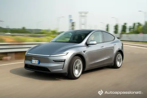 tesla model y 2025 02