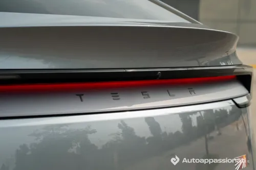 tesla model y 2025 14 1