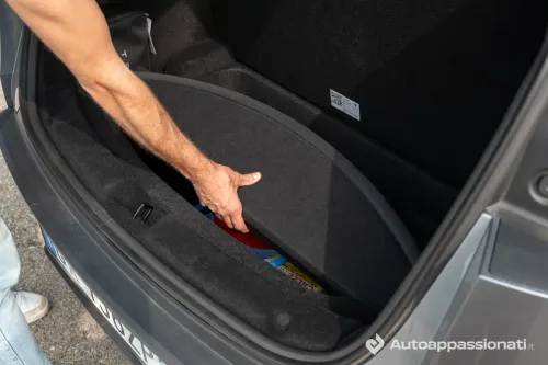 tesla model y 2025 15