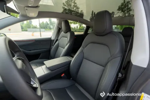 tesla model y 2025 22