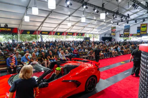 Crowds Mecum