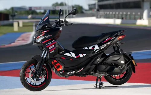 Aprilia SR GT Replica