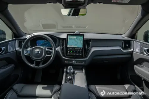 Interni peugeot e-408