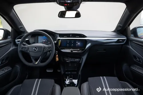Opel Corsa Hybrid interni