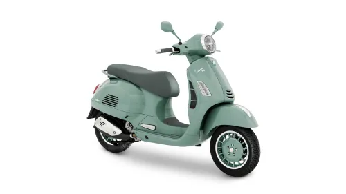 Vespa_Gts_80th