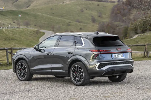 audi q3 e hybrid 2026 posteriore
