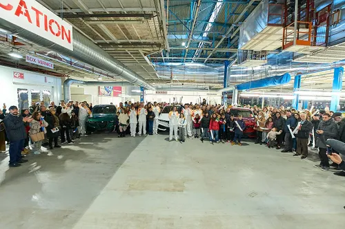 Le Alfa Romeo Tonale durante il passaggio della Fiamma Olimpica