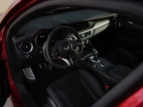 interni stelvio quadrifoglio collezione