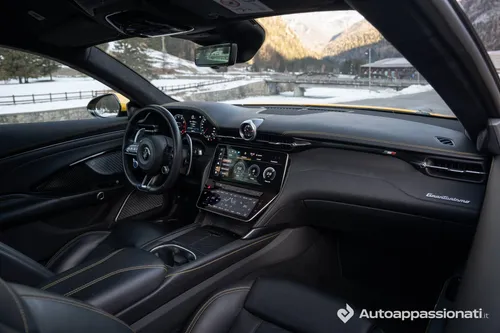 Maserati GranTurismo Trofeo 2026 interni