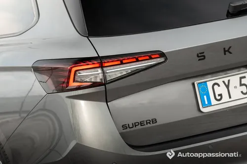 Skoda Superb 2026 iV Plug-In logo Superb