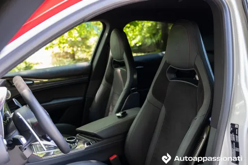 stelvio alfa romeo racing 25