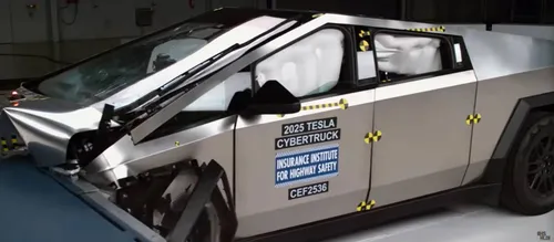 tesla cybertruck crash 1