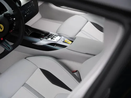 ferrari12cilindri_interior