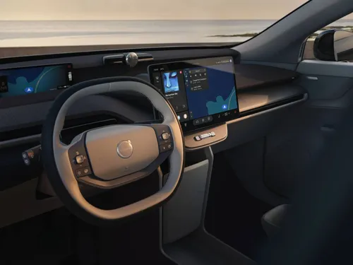 Vista sugli interni della Volvo EX60 con il nuovo schermo orizzontale da 15"