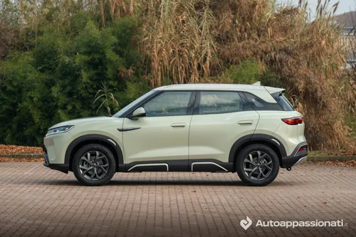 BYD Atto 2__ vista laterale