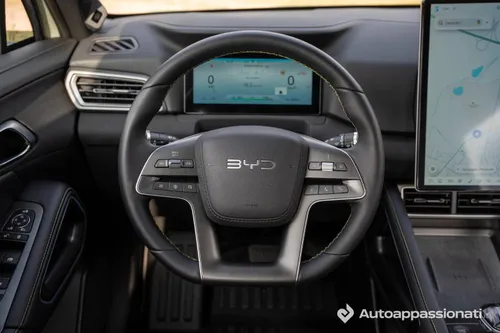 BYD Atto 2__ volante