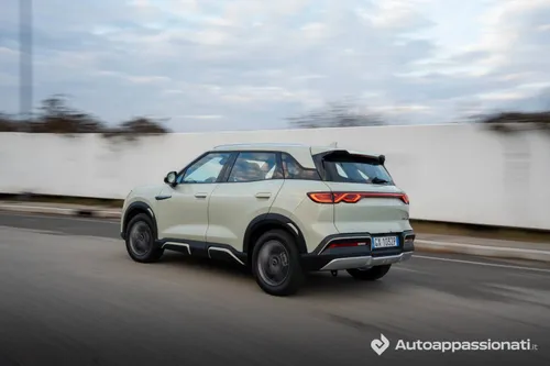 BYD Atto 2__ 3/4 posteriore