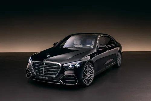 La nuova Mercedes Classe S 2026 nella vista frontale