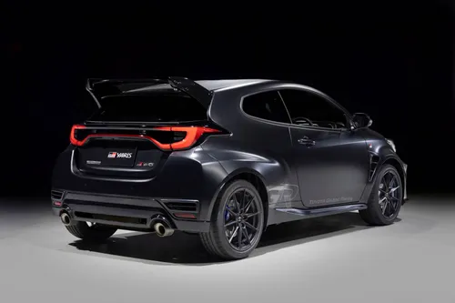 La Toyota-GR-Yaris_Ogier vista dal tre quarti posteriore