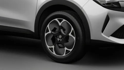 I cerchi dell'Alfa Romeo Junior Edizione Bianco per il mercato giapponese