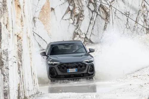 l'audi q5 sportback e-hybrid alle cave di carrara