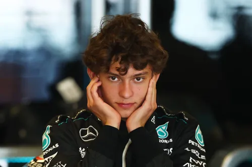 Kimi Antonelli incidente 2026 foto