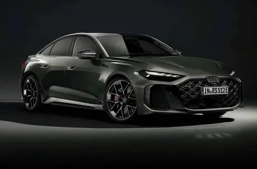 Nuova-Audi-RS5-2026 berlina di colore verde anteriore