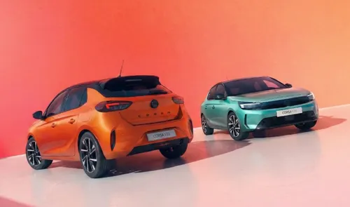 Vista posteriore e anteriore Opel Corsa Yes