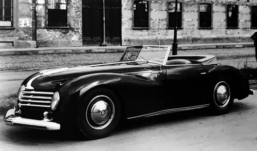 Un esemplare di Alfa Romeo 6C 2500 SS Victoria Cabriolet