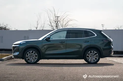 Geely Starray EM-i__side view