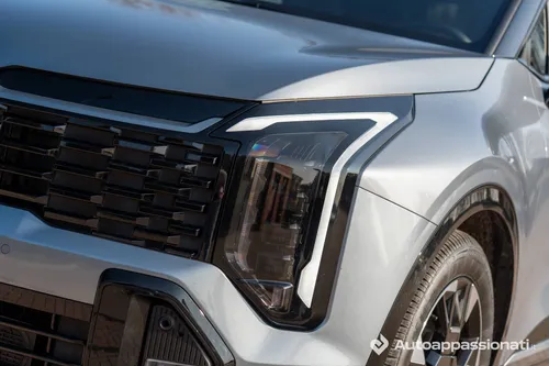 Kia Sportage 1.6 T-GDi HE__front headlight