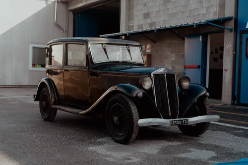 Lancia Augusta di colore nero del 1934