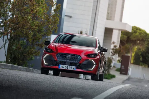 Renault Clio full hybrid E-Tech Esprit Alpine_-_Rouge_Absolu_23