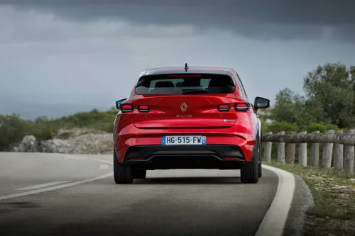 La Renault Clio full hybrid E-Tech Techno Rouge Absolu