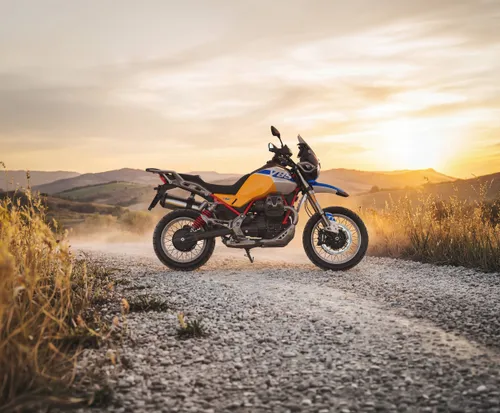 07-moto-guzzi-v85-tt