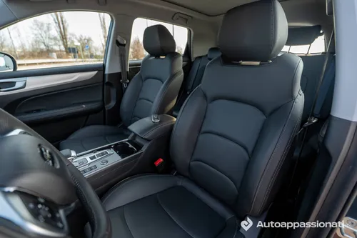 I sedili in pelle della EMC Sei