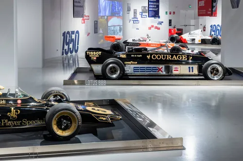 La lotus 88B (1981) detta anche "lotus fantasma" perchè non corse mai una gara
