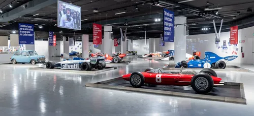 Alcune delle monoposto di F1 storiche esposte al Mauto per la mostra "I nemici del Drake"