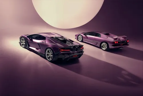 lamborghini-revuelto-novitec posteriore con la diablo sempre di colore viola sullo sfondo