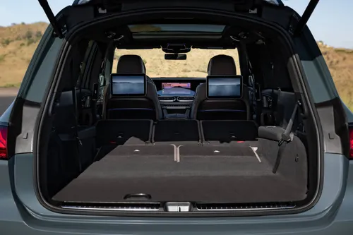 Mercedes GLS bagagliaio e interni completi