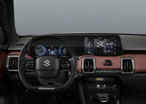 L'abitacolo della Suzuki e Vitara con il doppio schermo e le modanature in color tabacco