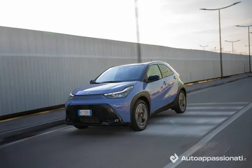toyota-aygo-x-frontale-dinamica
