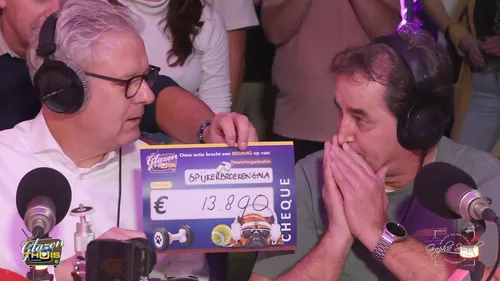 2025-12-10 glazen thuis spijkerbroeken 016