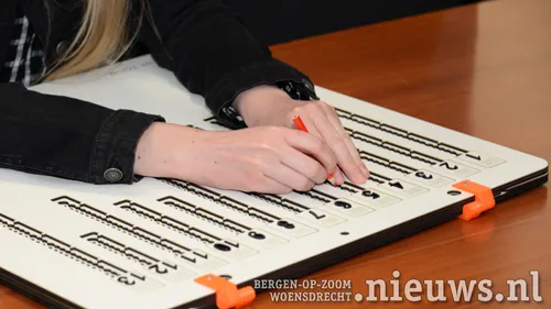 20220314 boz soundbox stemmal 003